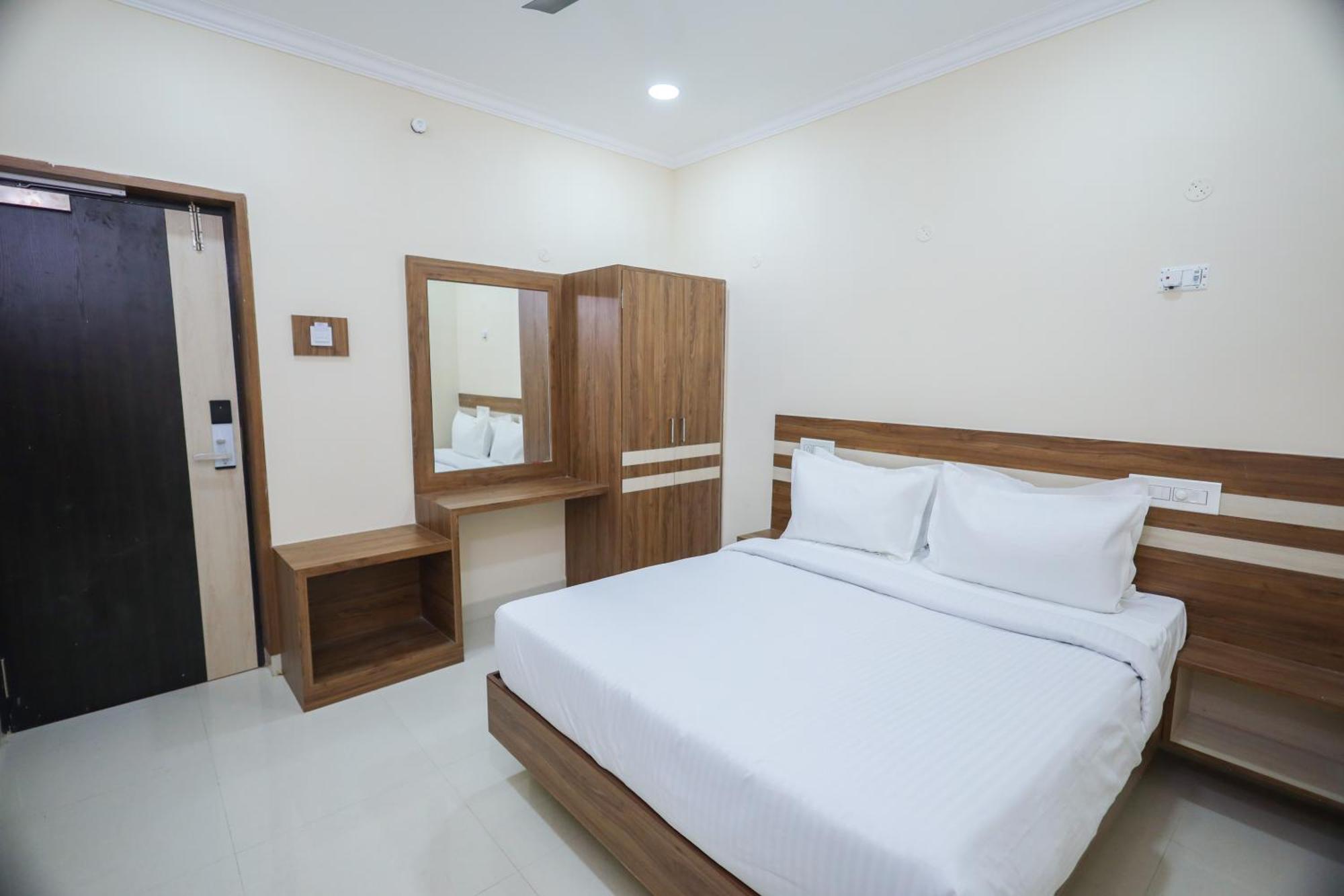 Vasantham Inn Tiruchirappalli Ngoại thất bức ảnh