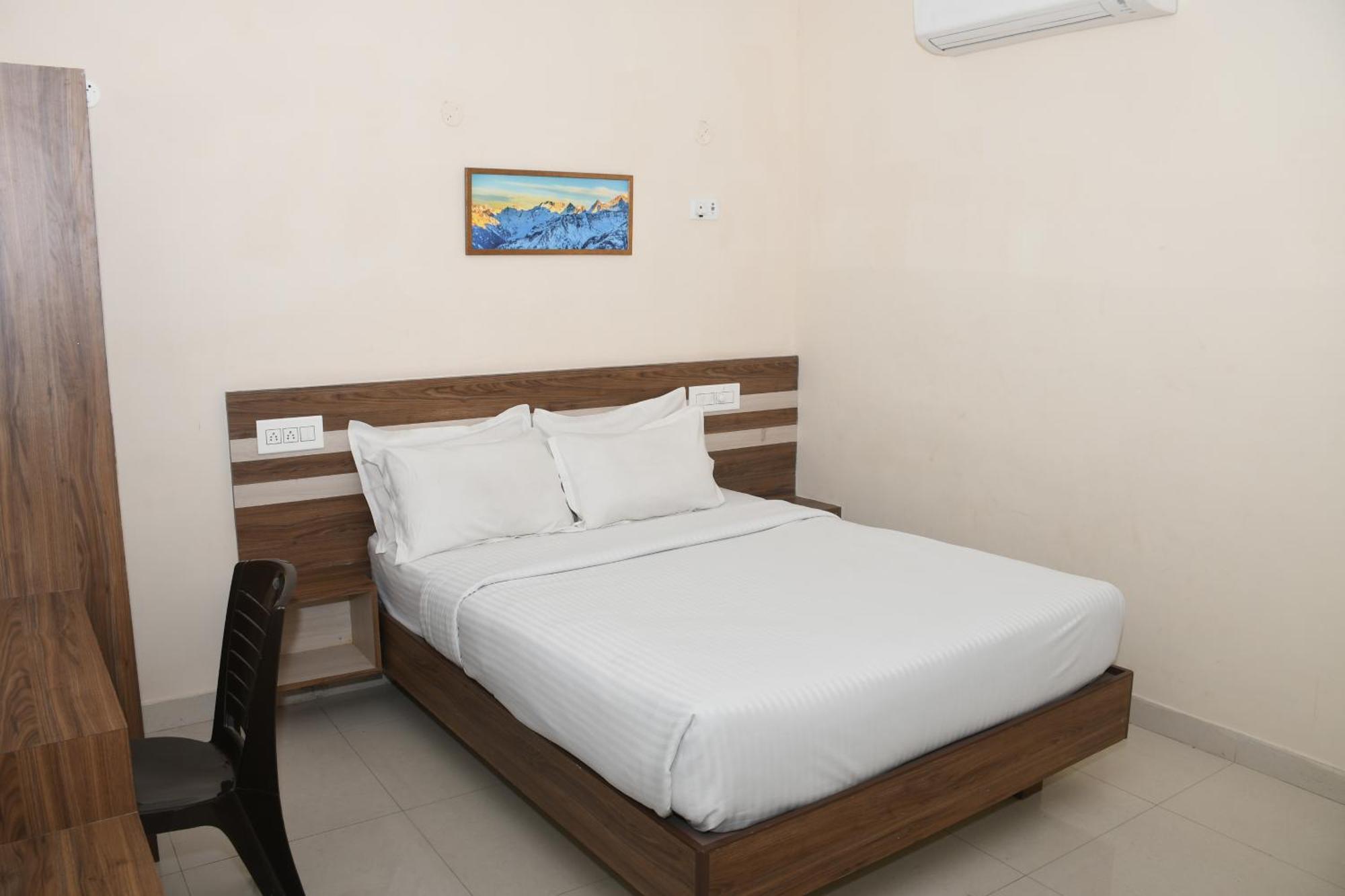 Vasantham Inn Tiruchirappalli Ngoại thất bức ảnh